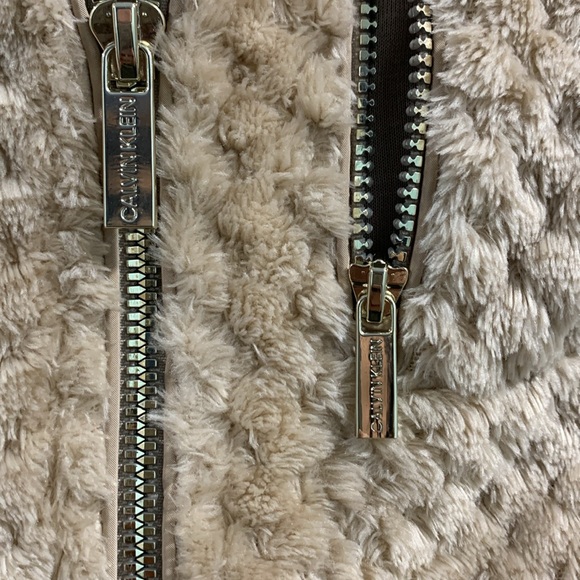 Soft Calvin Klein Full Zip Sweater - Picture 11 of 11